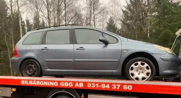 Miljön vinner varje gång vi hämtar skrotbil Göteborg för återvinning